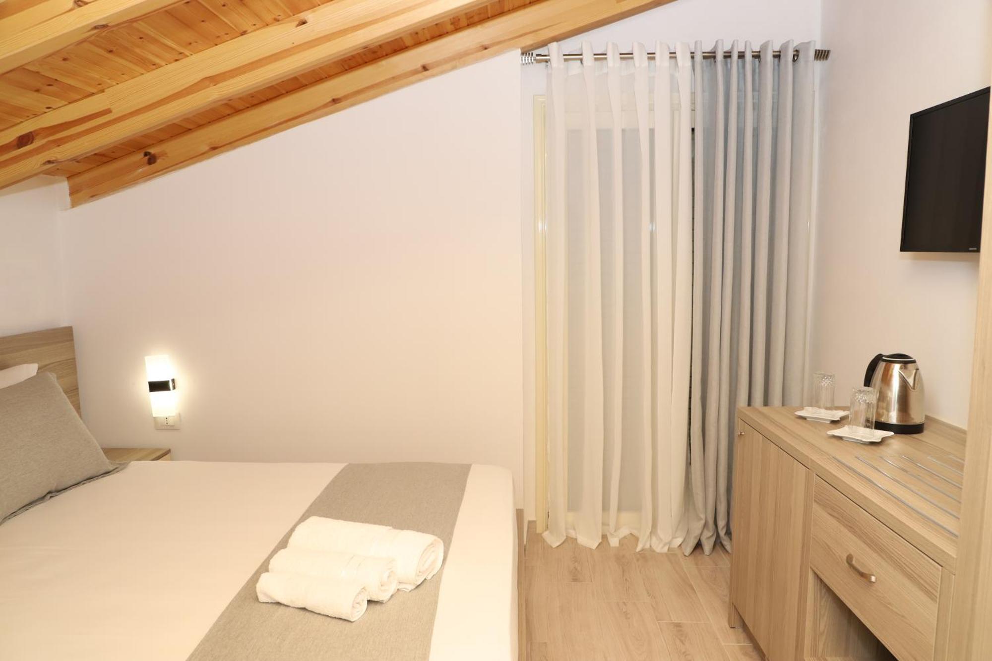 Guesthouse Kazazi Berat Exterior foto