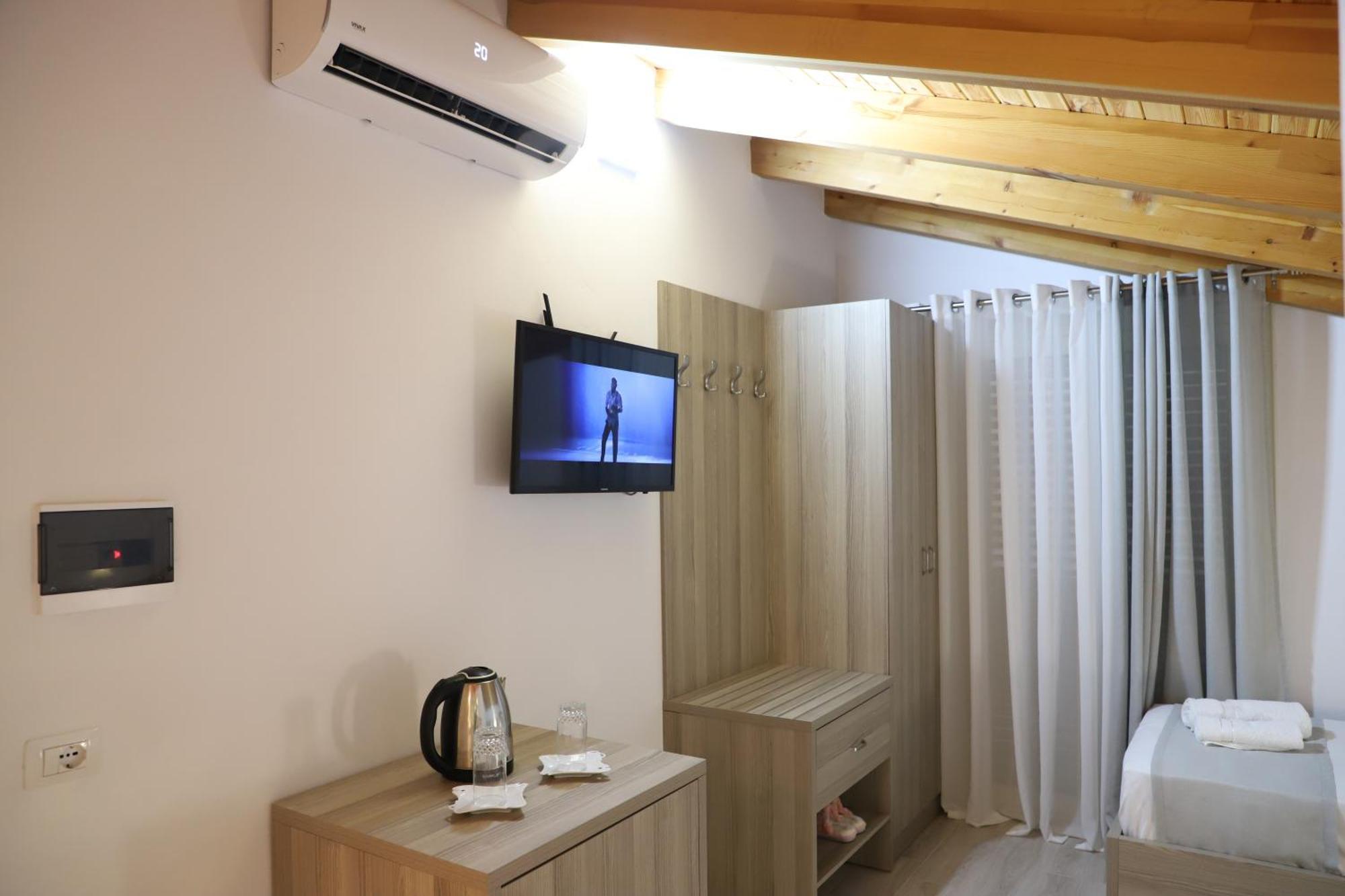 Guesthouse Kazazi Berat Exterior foto