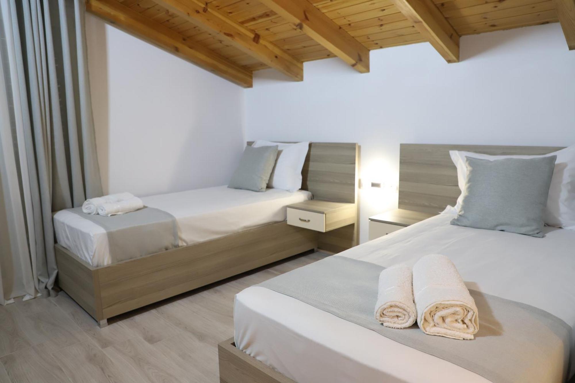 Guesthouse Kazazi Berat Exterior foto