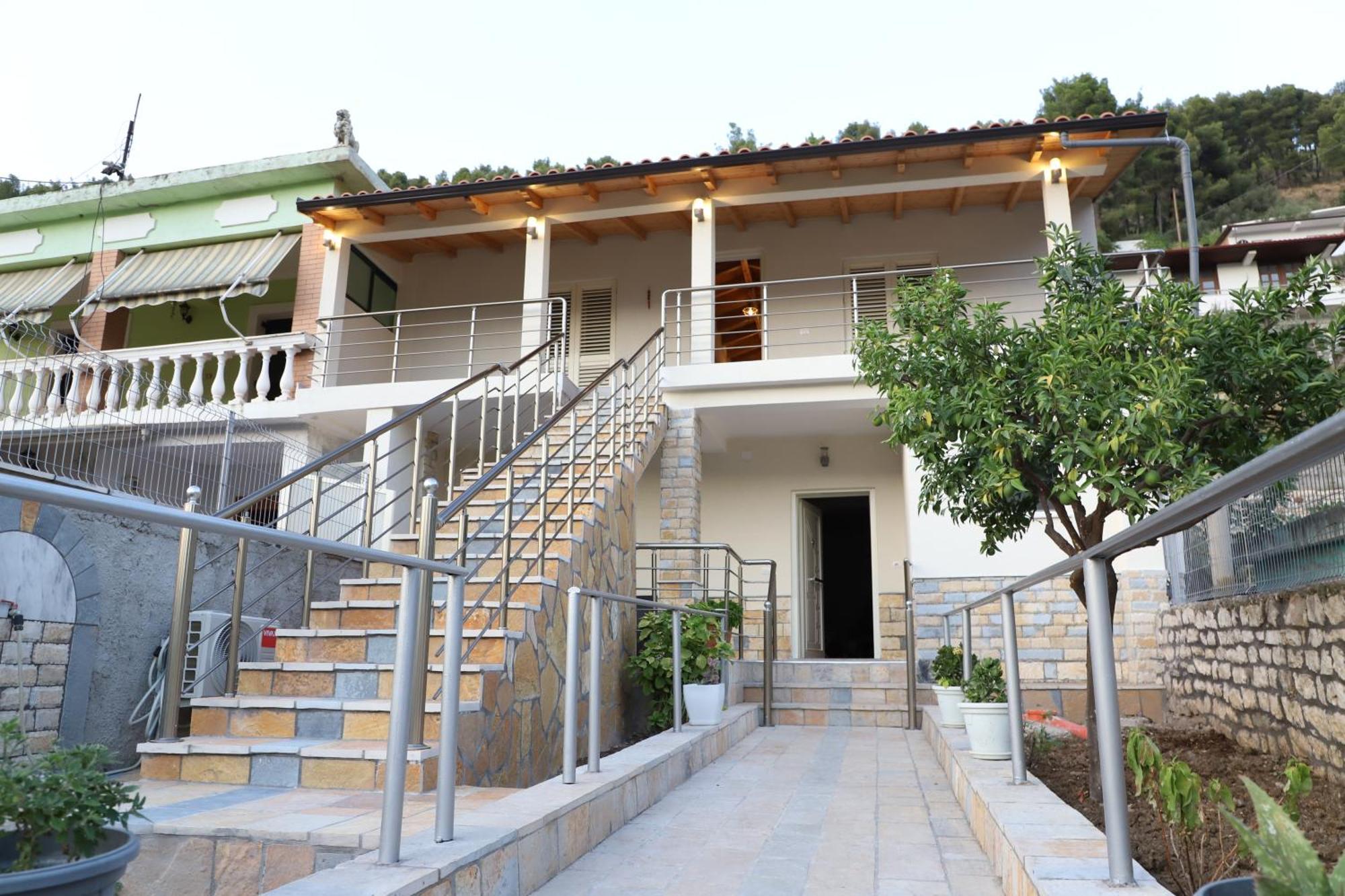 Guesthouse Kazazi Berat Exterior foto